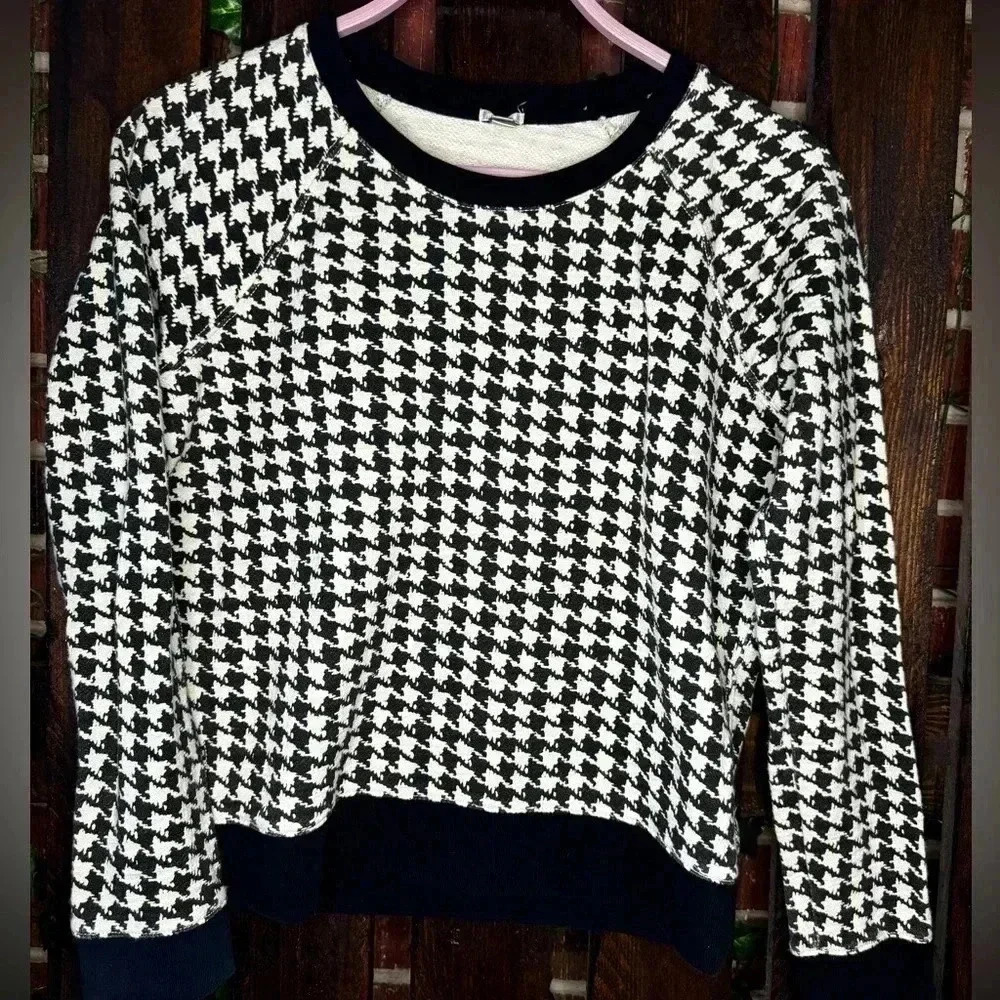 J.Crew Houndstooth Pattern Sweater Size Small - image 1